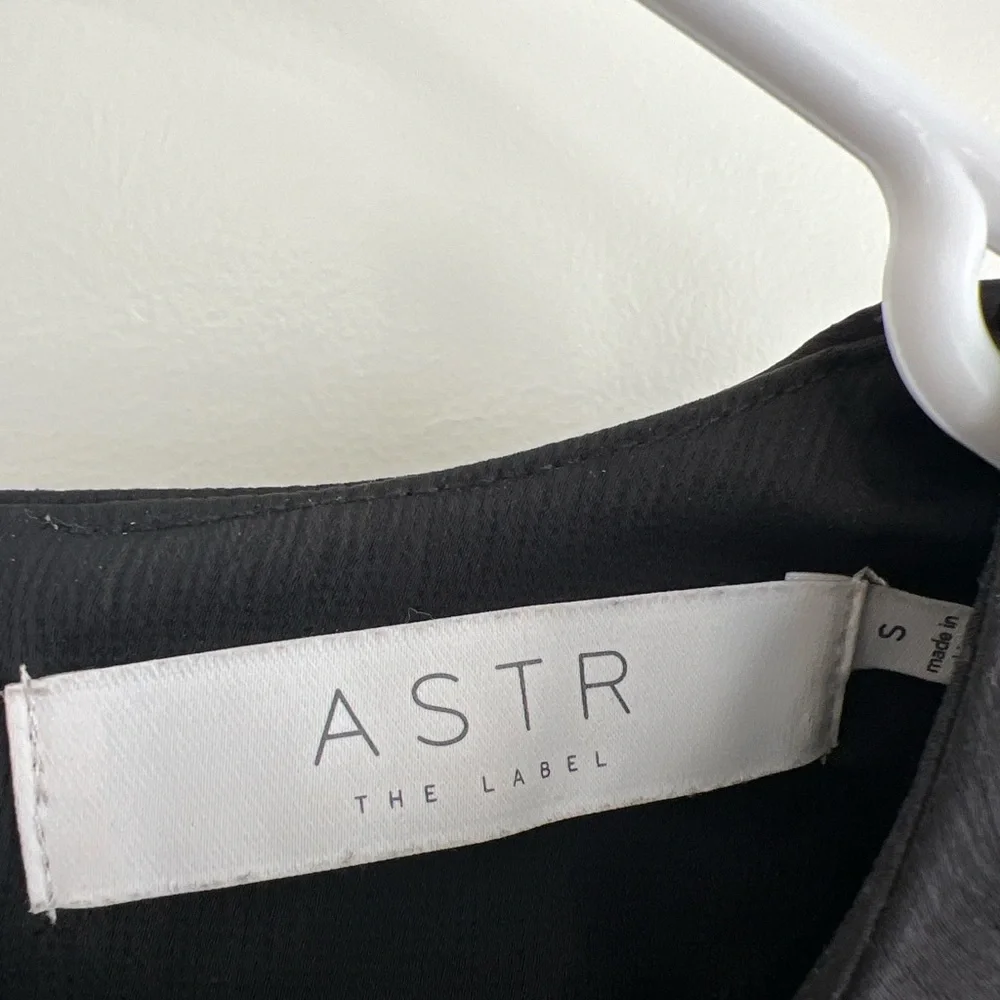 ASTR The Label Black Puff Sleeve Blouse Shoulder Pad Long Sleeve Top Size S